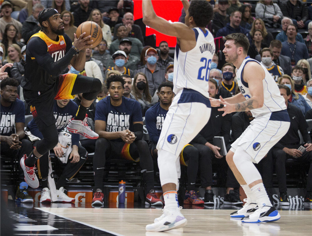  米切尔单节轰下20分，骑士主场力克公牛队