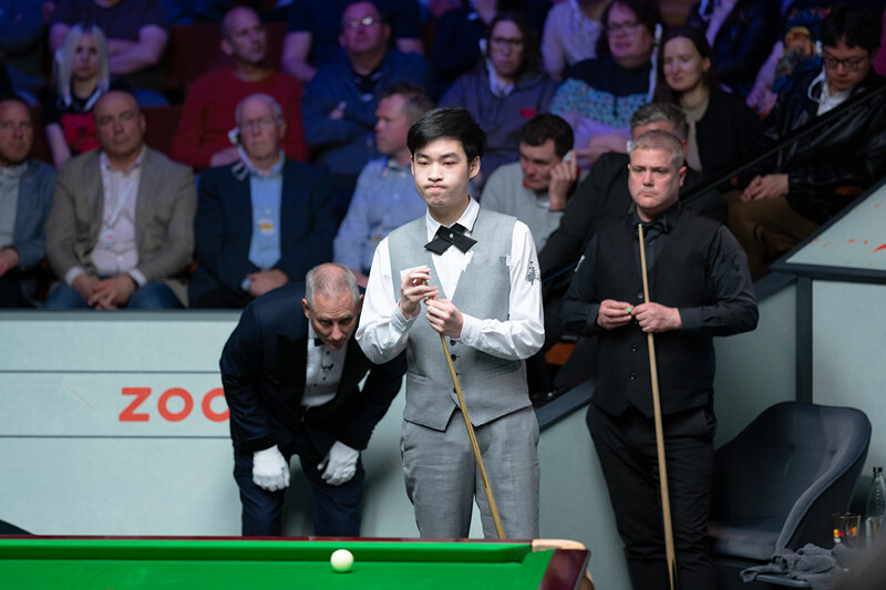  郑钦文逆风翻盘，巴黎大师赛爆冷门挺进四强