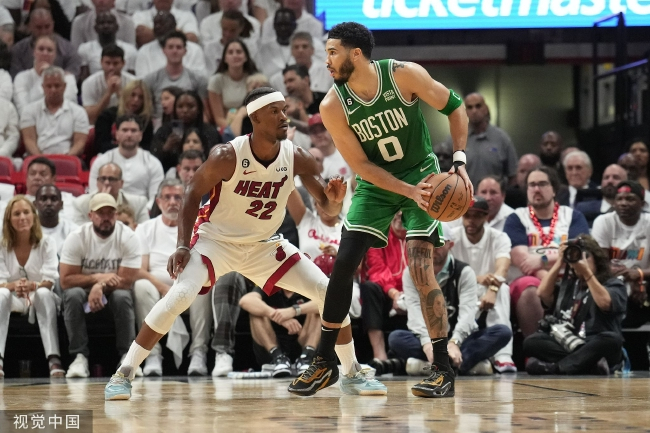  塔图姆关键抢断制胜，凯尔特人险胜热火队