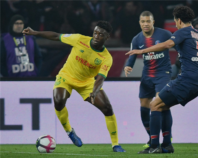  巴黎圣日耳曼法甲提前锁定冠军