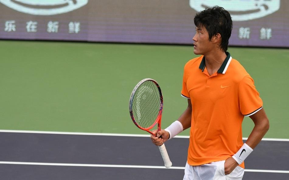  中国男网集体爆发，张之臻率队首进戴维斯杯八强