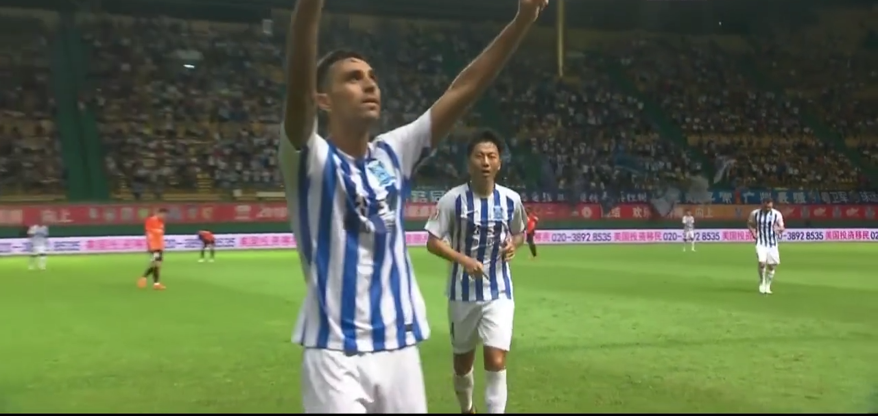  德比大战火花四溅，红黄牌频现火药味